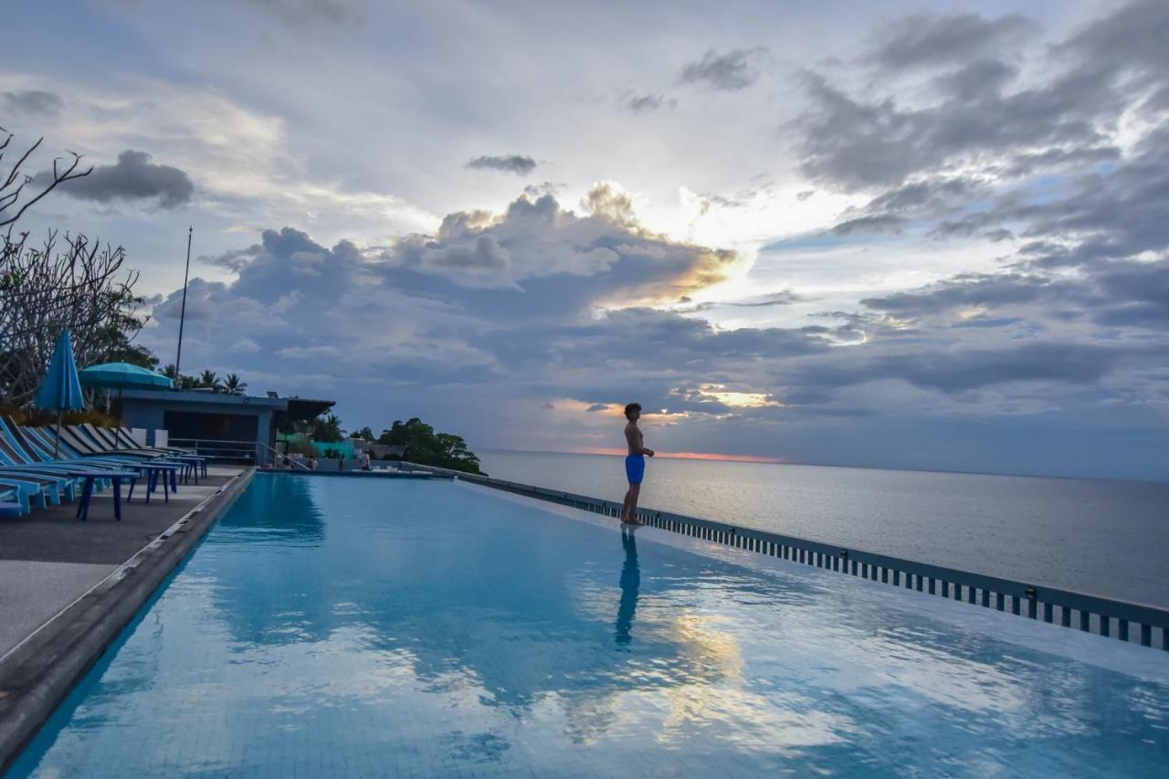 Norn Talay Surin Beach Phuket Hotel Exterior foto